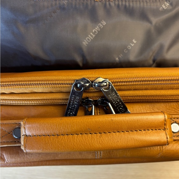 Kenneth Cole Men's Light Brown Full Grain Leather Messenger Bag Like New!!! - Picture 9 of 16